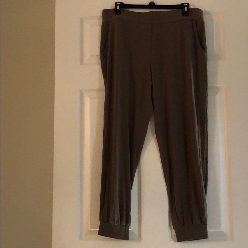 Lisa Rinna dressy jogger pants
